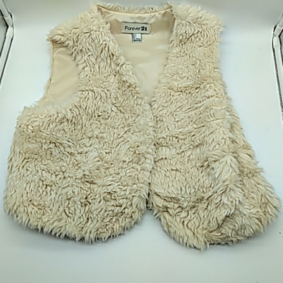 Forever 21 Jackets & Blazers - Forever 21 cream faux fur vest womens Large